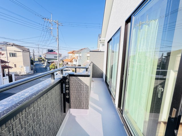 柏市南増尾３丁目新築戸建【土南部小学校：8分】のバルコニー|南向きワイドバルコニー・日当たり良好♪