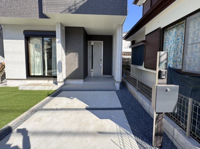 柏市南増尾３丁目新築戸建【土南部小学校：8分】のエントランス|エントランス・玄関ポーチ