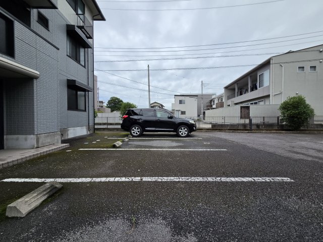 賀茂川ガーデンプレイス　Ａの駐車場