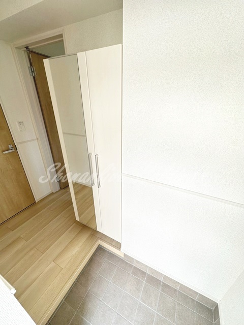 藤沢市辻堂元町５丁目のアパートの玄関