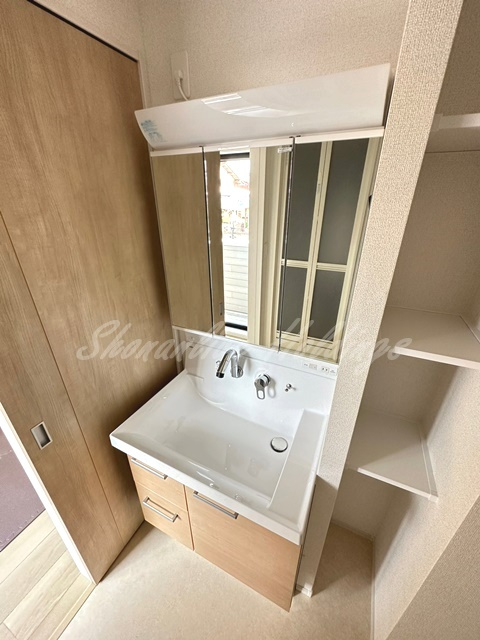 藤沢市辻堂元町５丁目のアパートの洗面所