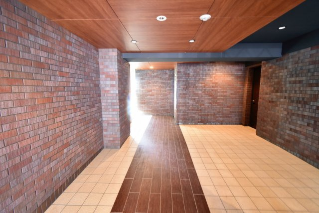 ブライロード西宮のロビー