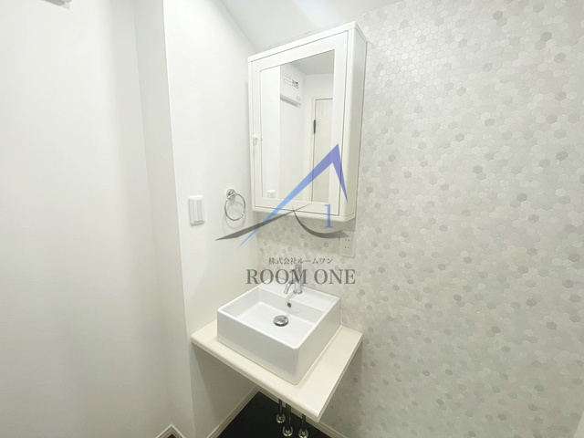 ルノンフォレスト羽田の洗面所|独立洗面台です。