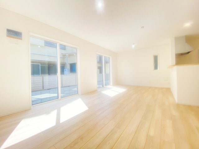 『八王子市新築戸建て』八王子大楽寺町147-5【仲介手数料無料】　３１期の居間・リビング|～仲介手数料無料☆八王子ひなた不動産～八王子市大楽寺町　新築戸建て