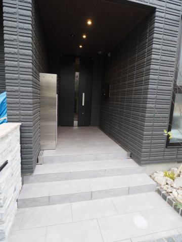 【エントランス】 | Bronnley Court