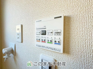 【設備】 | LiveleGarden.S第5下野小金井　1号棟 | 浴室暖房乾燥機は冬場のヒートショック対策にも、次の日に着る体操着をすぐに乾かしたりと、大変便利です♪
