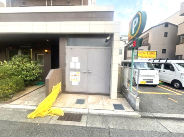 グランドスペラーレ六甲道のエントランス