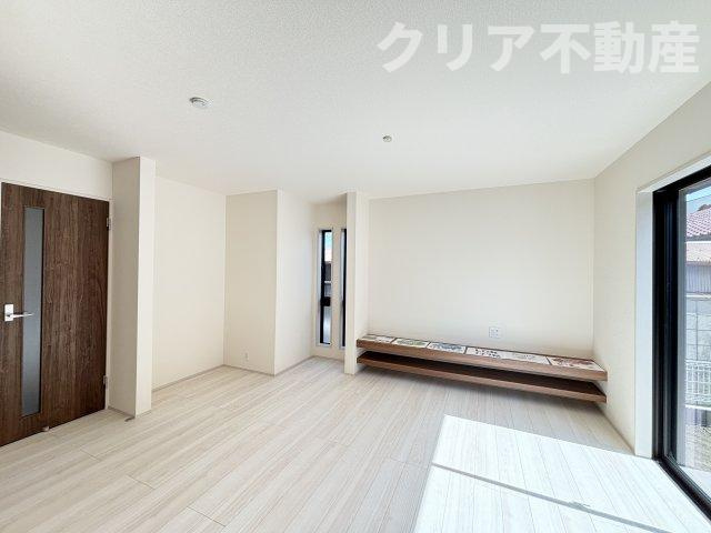 【居間・リビング】 | 高崎市新町第24　新築1号棟　駐車4台可♪