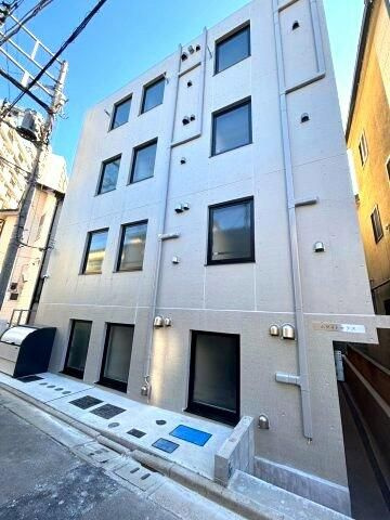 ホワイトセラスの外観