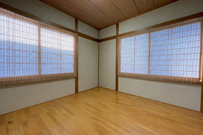 【洋室】 | 神領１丁目 | 洋室４．５帖
シンプル・イズ・ベストが基本。プレーンな空間を自分好みに。