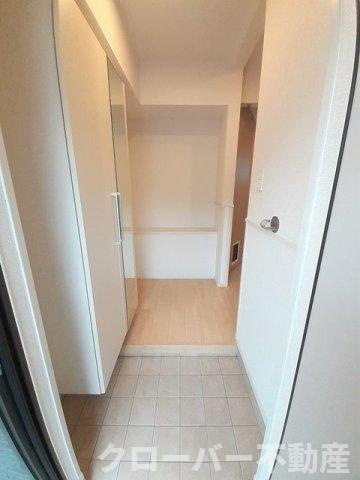 サン　ルミエール３の玄関