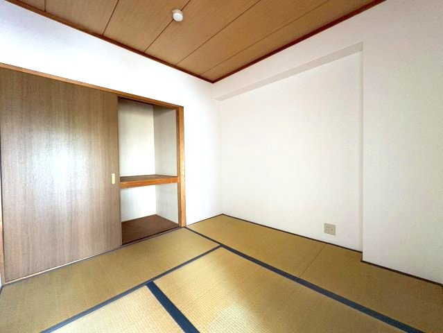 グランドメゾン津々山台の和室