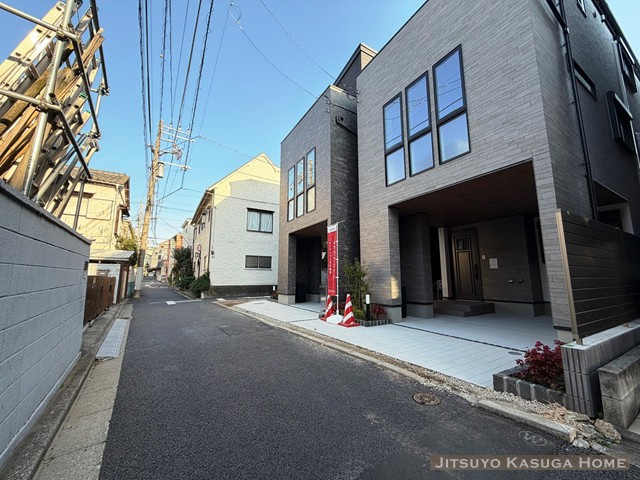 【前面道路含む現地写真】