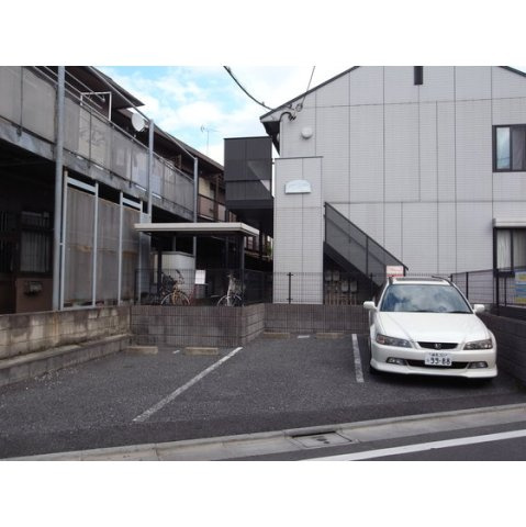 ファミーユドミ駐車場の内装
