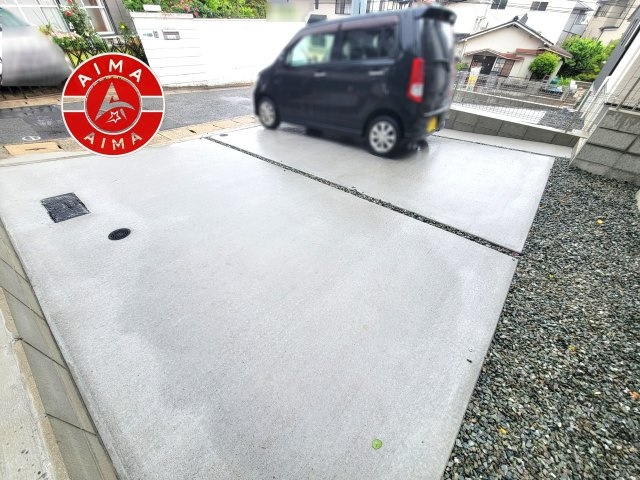 福岡市南区長住1丁目第2-4棟（1号棟）の駐車場|広々した駐車場になります。3台並列駐車となります。