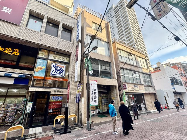 若葉ビルの外観