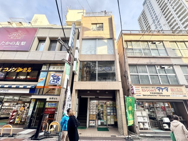 若葉ビルの外観