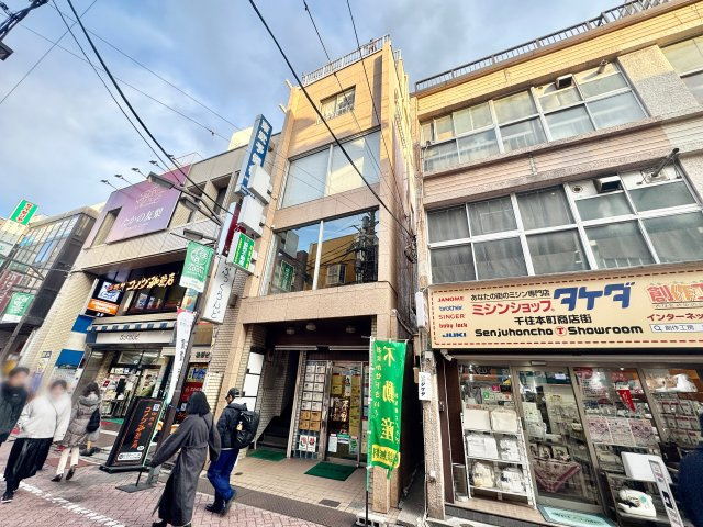 若葉ビルの外観