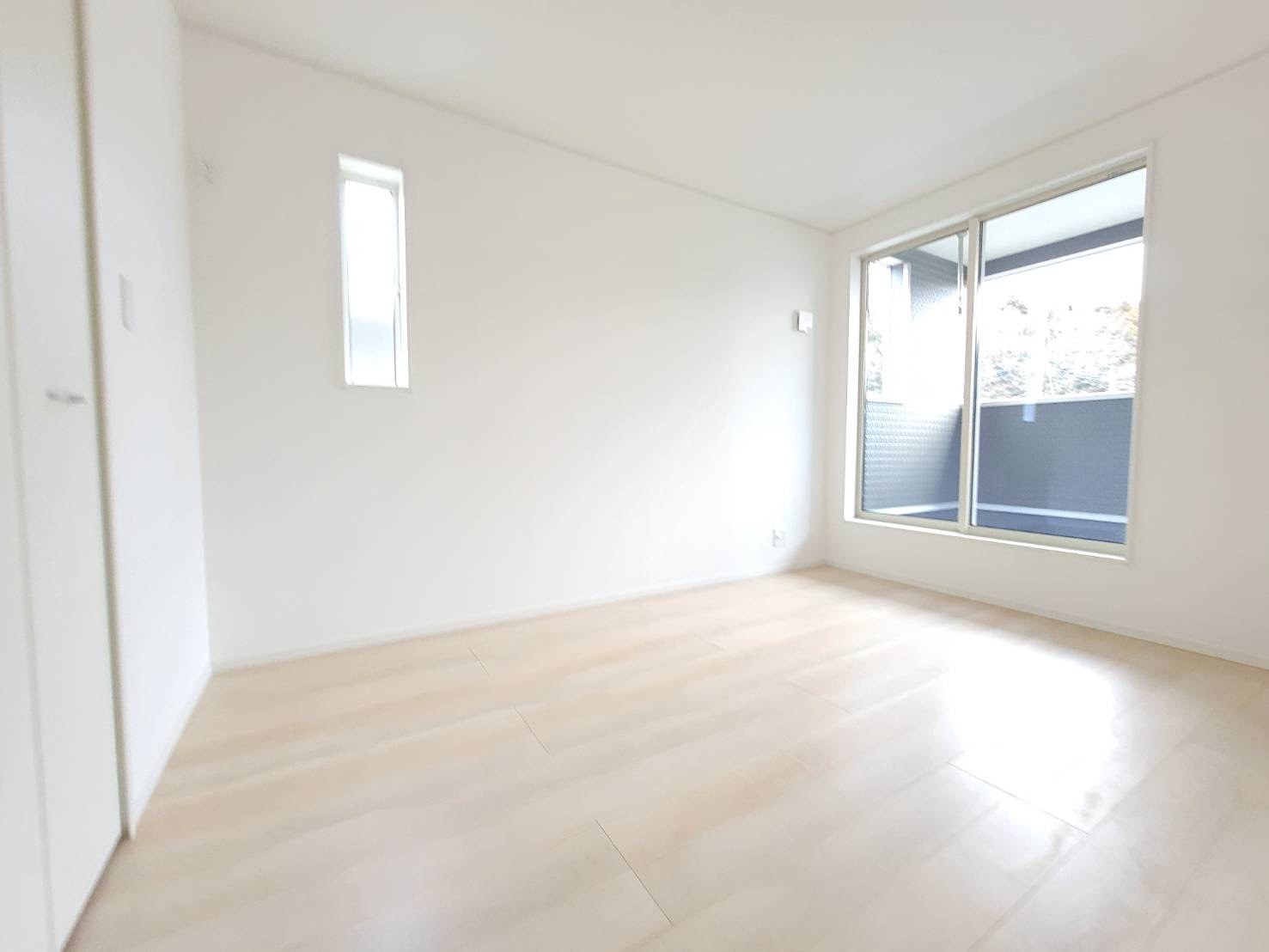 【Cradle garden】宇都宮市中岡本町 第10の洋室|〇2号棟　2F洋室6帖〇
WIC付きでバルコニーにも出られるお部屋です♪
※2026年2月撮影