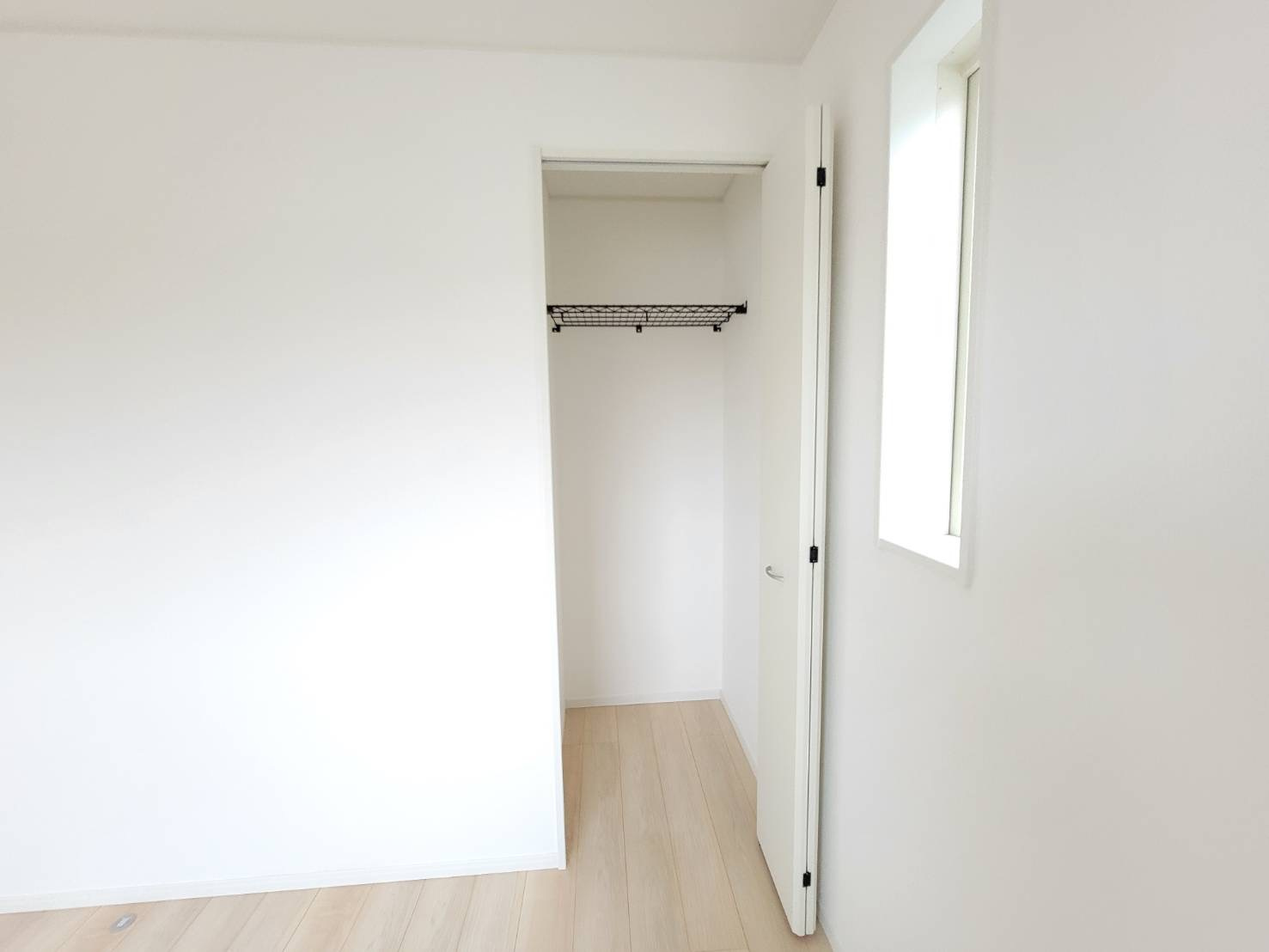 【Cradle garden】宇都宮市中岡本町 第10の収納|〇2号棟　2F洋室5.2帖〇
全居室便利な収納付き☆しっかり収納して、すっきりとお部屋を使えます。
暮らしにちょうどいい収納力です！
※2026年2月撮影