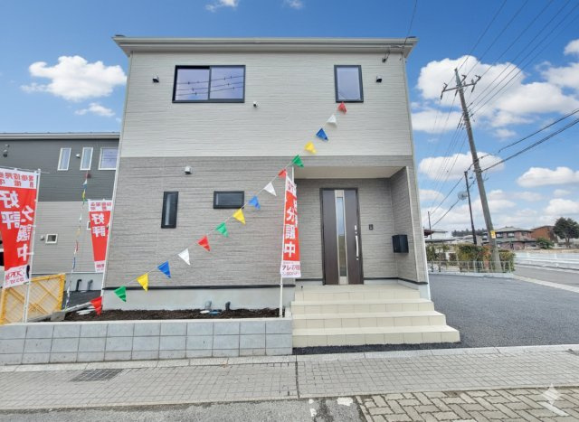 【Cradle garden】宇都宮市中岡本町 第10の外観|〇1号棟【4LDK+テレワークルーム+カースペース２台】
今すぐご覧いただけます！北西角地の開放的な立地です。
まずはお気軽にお問い合わせください♪
※2026年2月撮影