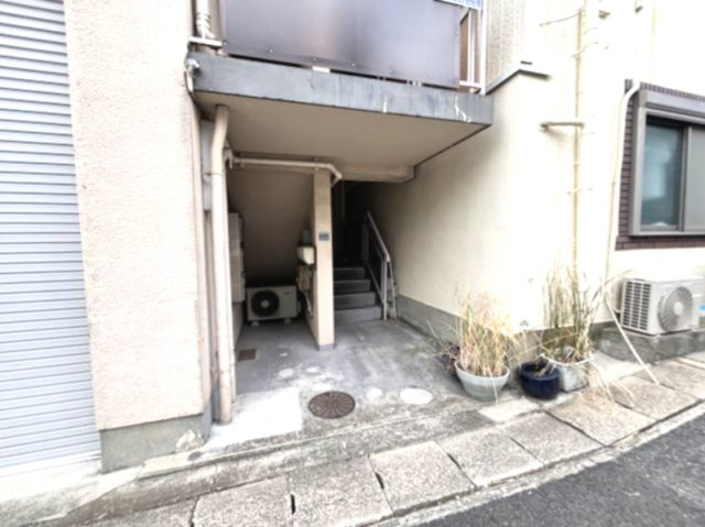 大横マンションのエントランス
