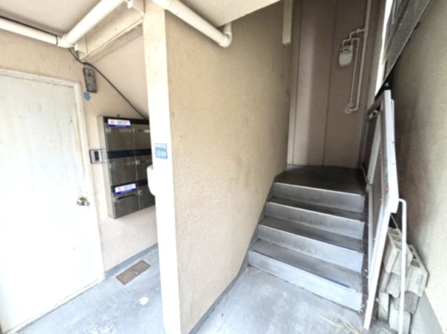 大横マンションのロビー