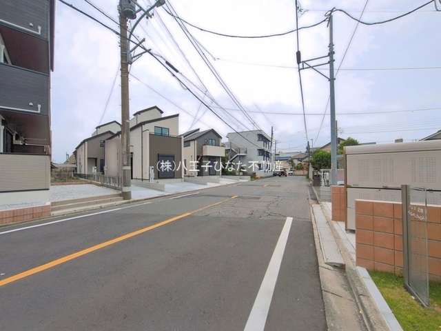 『八王子市新築戸建て』八王子市北野町537-6【仲介手数料無料】　６期の前面道路含む現地写真|～仲介手数料無料☆八王子ひなた不動産～八王子市北野町　新築戸建て