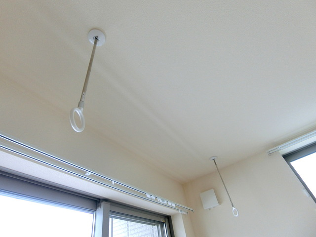 へーベルメゾン元町の設備|★便利な室内物干しフック★