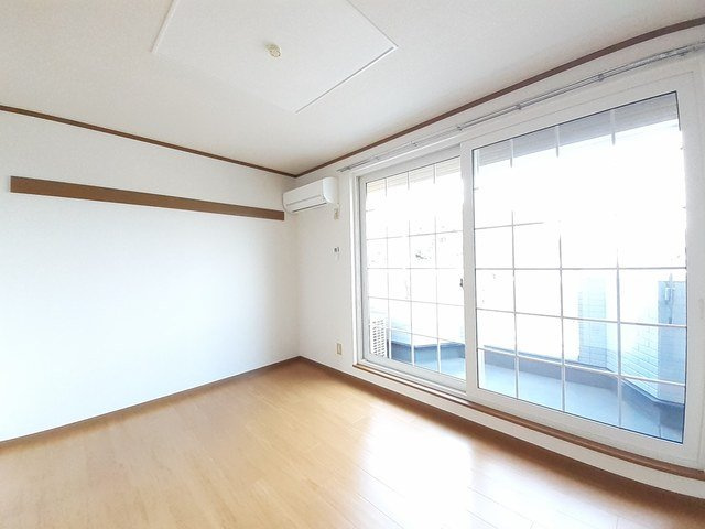 クレストール真美の居間・リビング