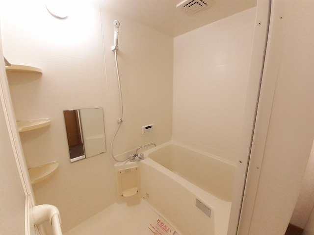 クレストール真美の浴室