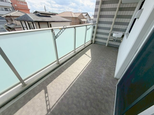 ローレルコート西大寺南町のバルコニー