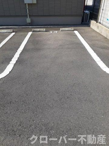 ネオリリーＢの駐車場