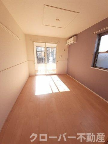 ネオリリーＢの居間・リビング