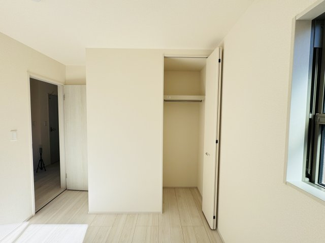 柏市しいの木台４丁目新築戸建【高柳西小学校：6分】の収納|5.25帖洋室収納