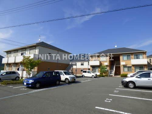 シャーメゾン楽音寺Ｂの外観|ペット可◇駐車場やインターネット無料◎宅配ＢＯＸを設置☆彡