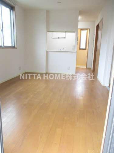 シャーメゾン楽音寺Ｂの居間・リビング|１２帖のリビングルームです★