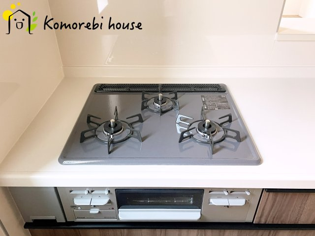 伊奈町小室　10期　新築一戸建て　グラファーレ　01のキッチン|コンパクトなキッチンで掃除もラクラク