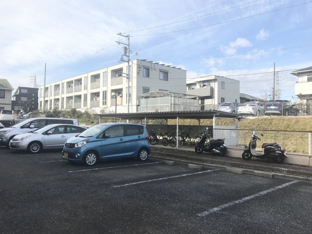 スクエア西部の駐車場|駐車場です