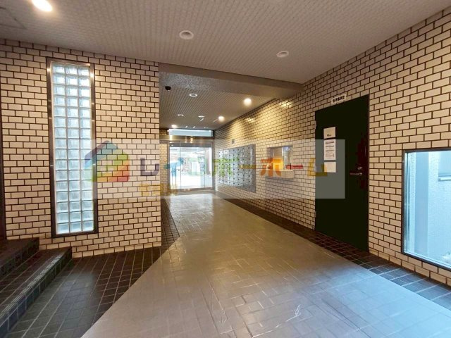 コープ野村志木のロビー
