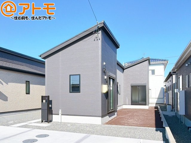 【外観】 | 焼津市下小田中町第1期　新築戸建　8号棟 | 飽きの来ないシンプルな外観は、長く住むためのポイントのひとつです♪