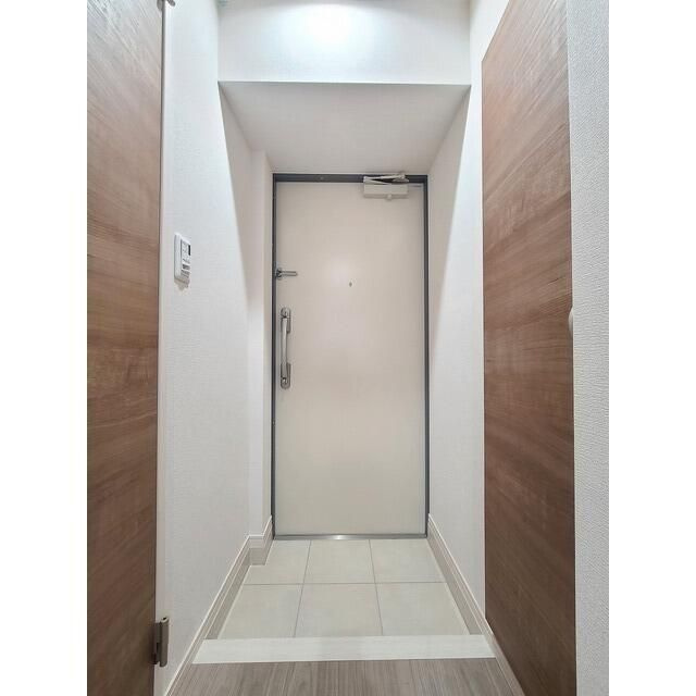 アルファコート西川口２６の玄関