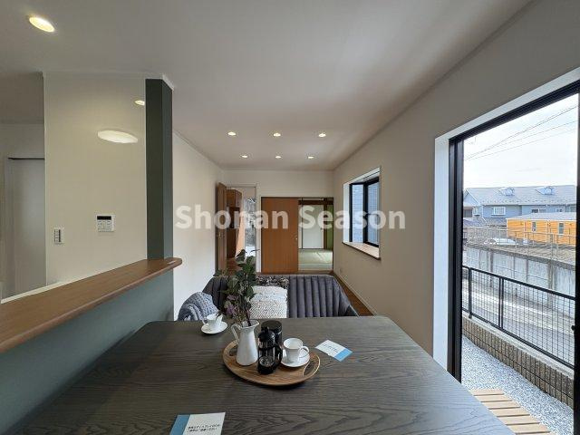 【キッチン】 | キッチンはカウンター付きなので、配膳＆後片付けもスムーズです♪