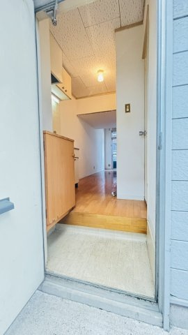 筑紫野市紫１丁目のアパートの玄関