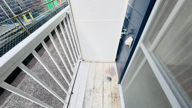 筑紫野市紫１丁目のアパートのバルコニー