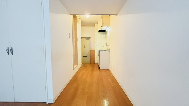 筑紫野市紫１丁目のアパートの玄関