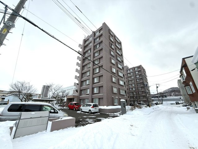 パルク宮の沢イーストの外観