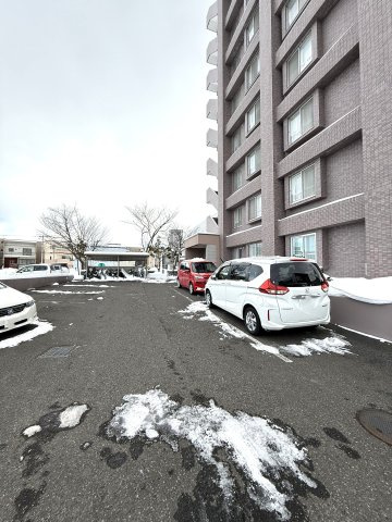 パルク宮の沢イーストの駐車場