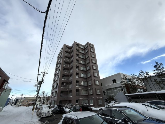 パルク宮の沢イーストの外観