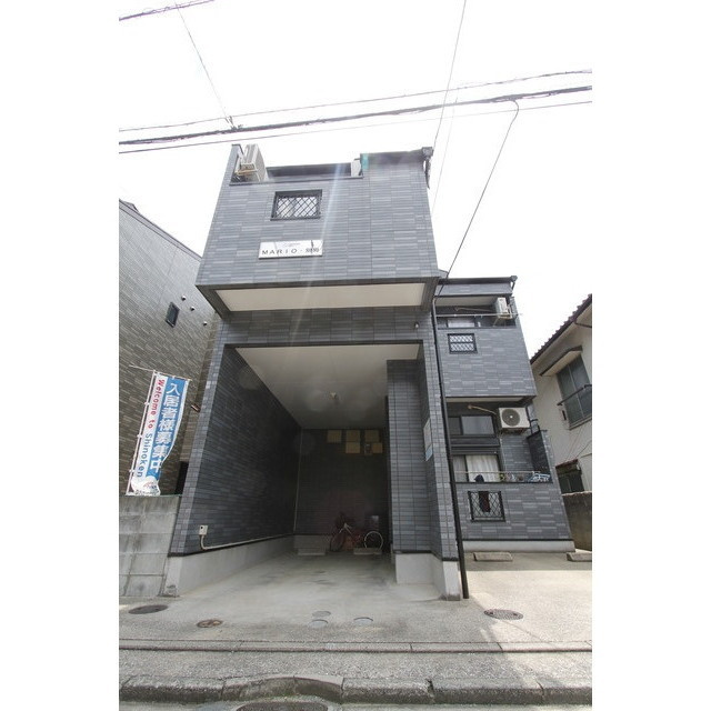 福岡市城南区別府１丁目のアパートのエントランス